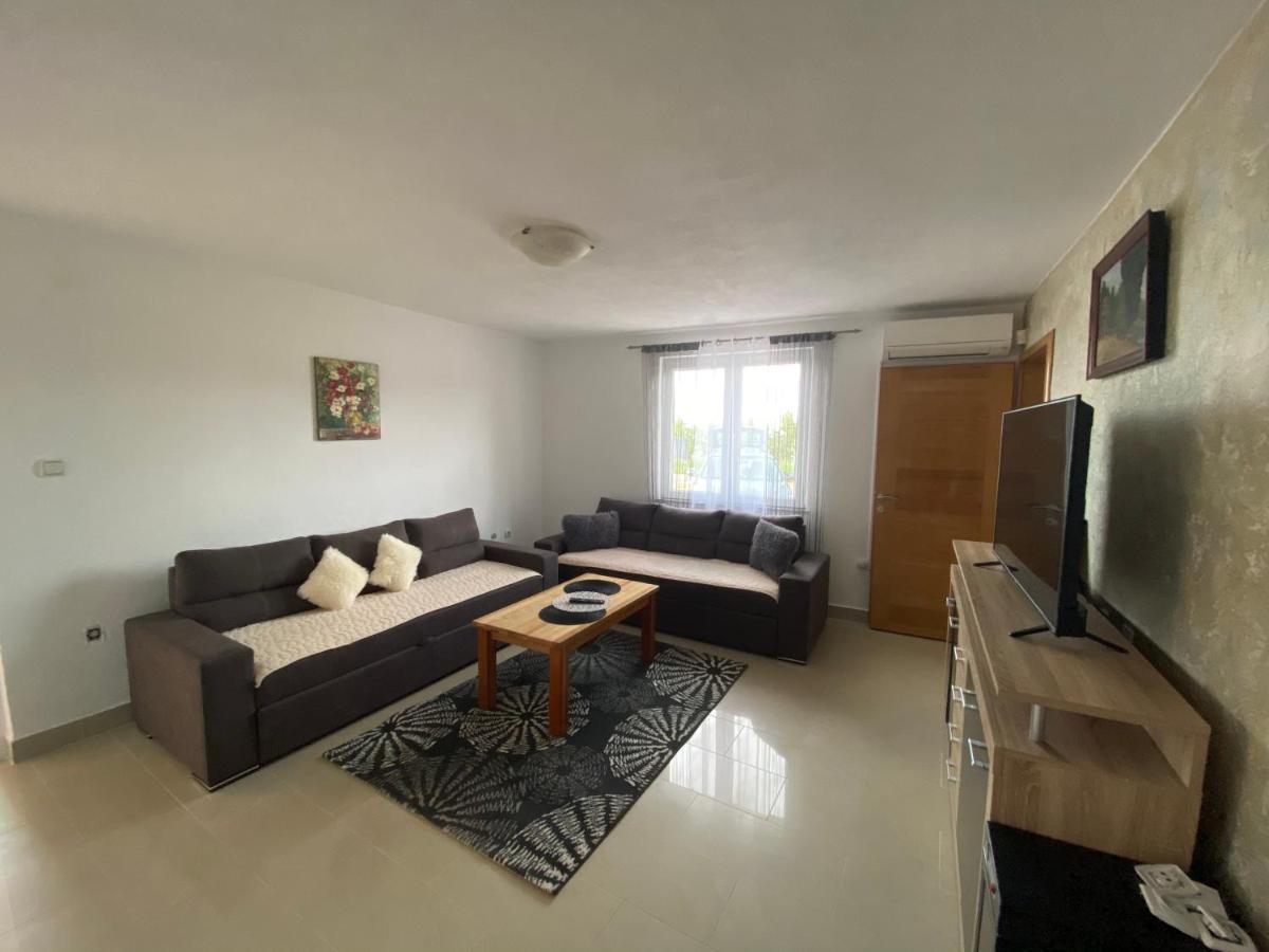 Holiday Home Cerim Трогир Экстерьер фото